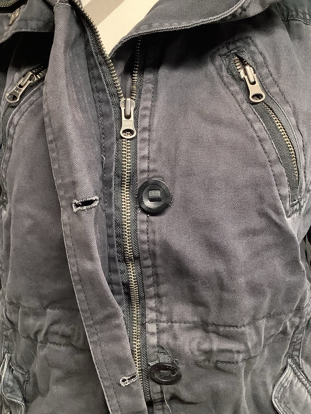 Aeropostale Women’s Dark Gray Zip/Button Up Blue/Gray Plaid inside Hooded Jacket - Picture 5 of 14